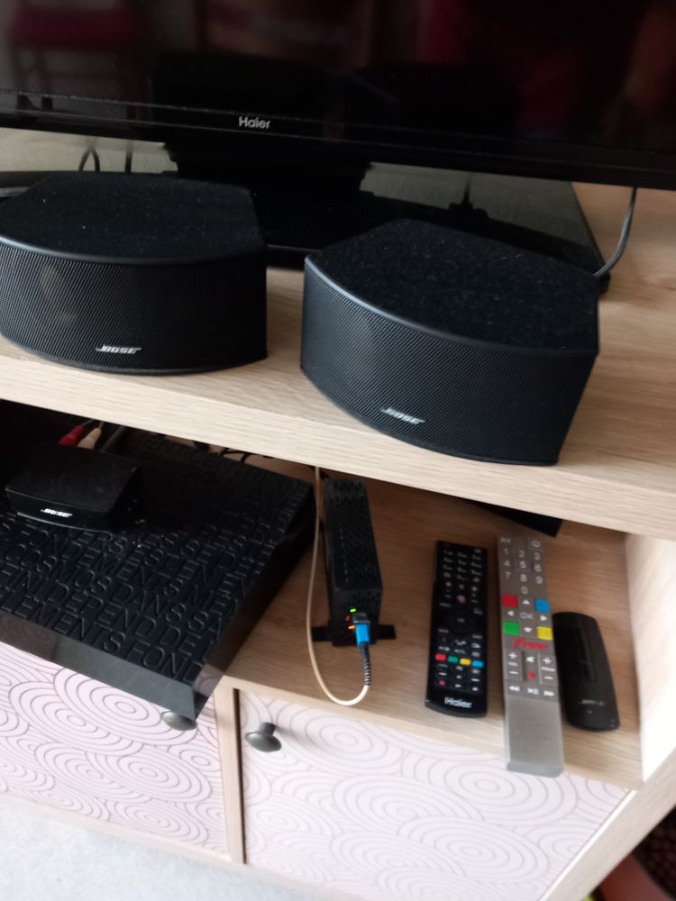 Bose un caisson et de enceintes pour t�l� 200 Les Lucs-sur-Boulogne (85)