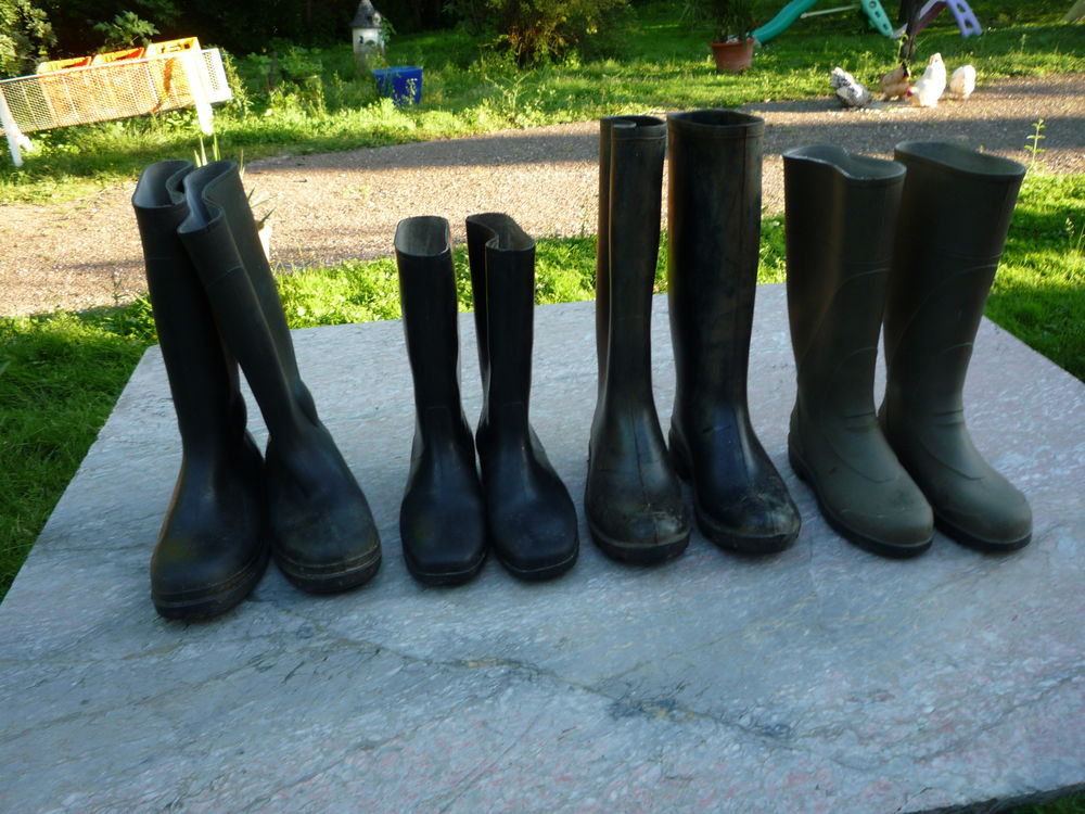 Botte caoutchouc (G)
gauche � droite 
pointure 44/41/39/37 5 Castres (81)