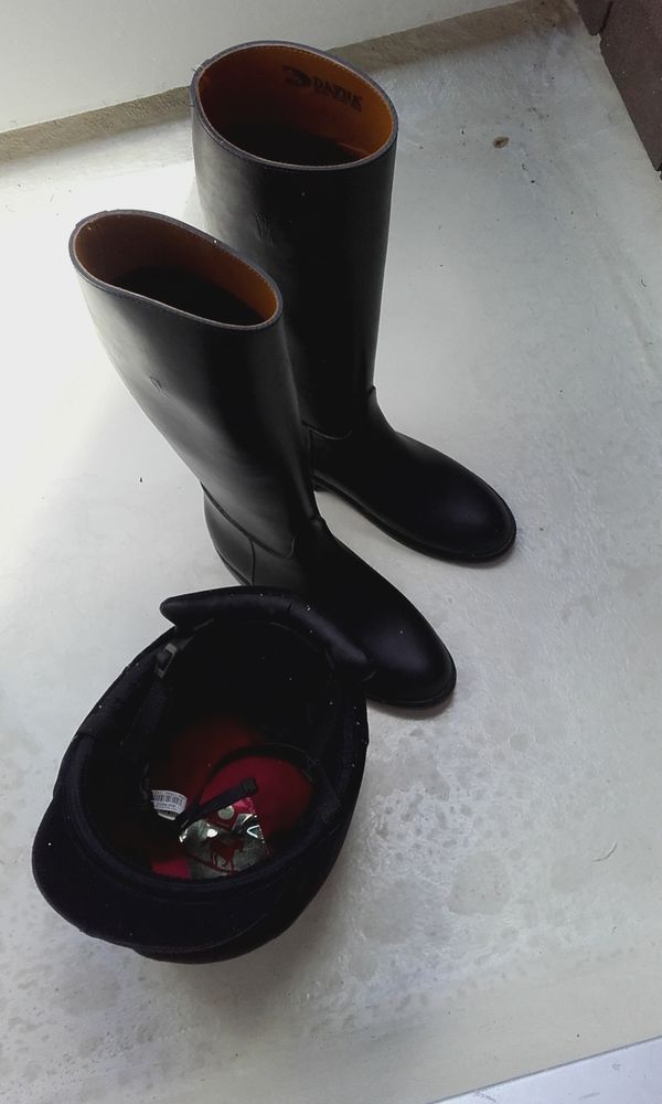 Botte  d'�quitation   noire  et BOMBE  de cheval 30 Houlgate (14)