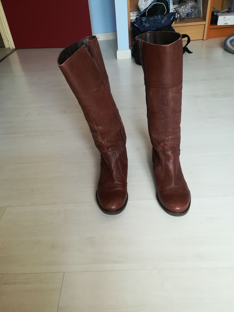 Bottes brune 3 La Paquelais (44)
