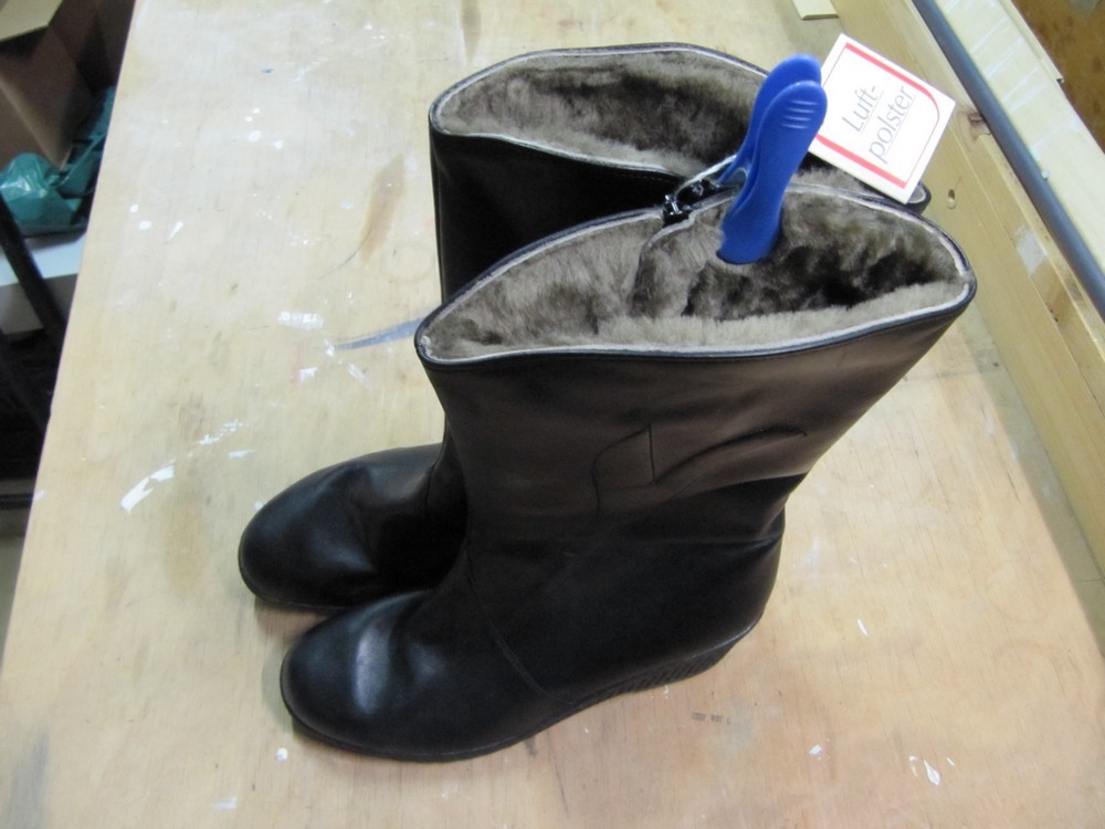 BOTTES CUIR lisse noir Fourr�es NEUVES P41 60 Th�nes (74)