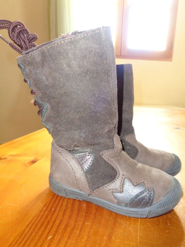 Bottes cuir marron pointure 21 en tbe � 8 euros 8 Laura�t (32)