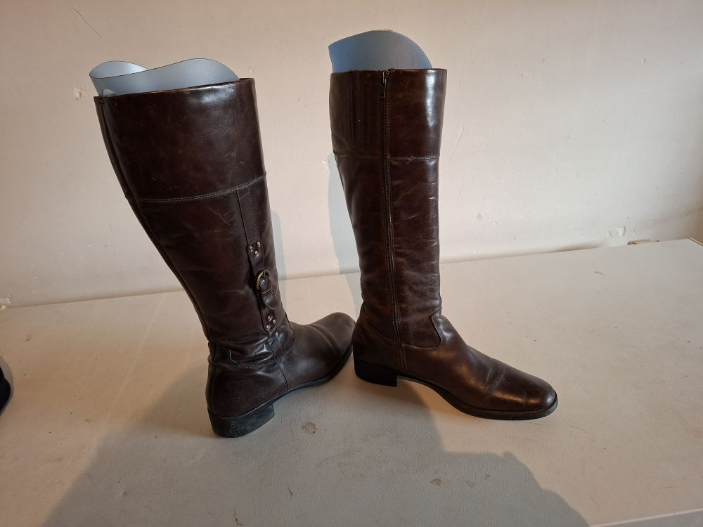 Bottes cuir  P. 40 16 Tr�voux (01)