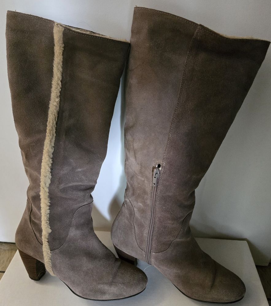 Bottes en daim couleur taupe pointure 41 15 N�ux-les-Mines (62)