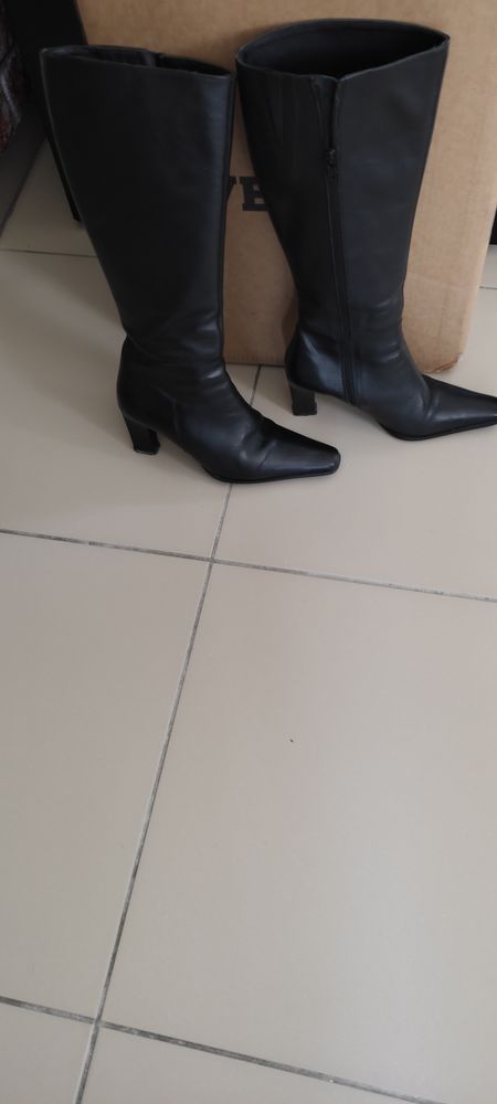 Bottes femme cuir 30 Lambres-lez-Douai (59)