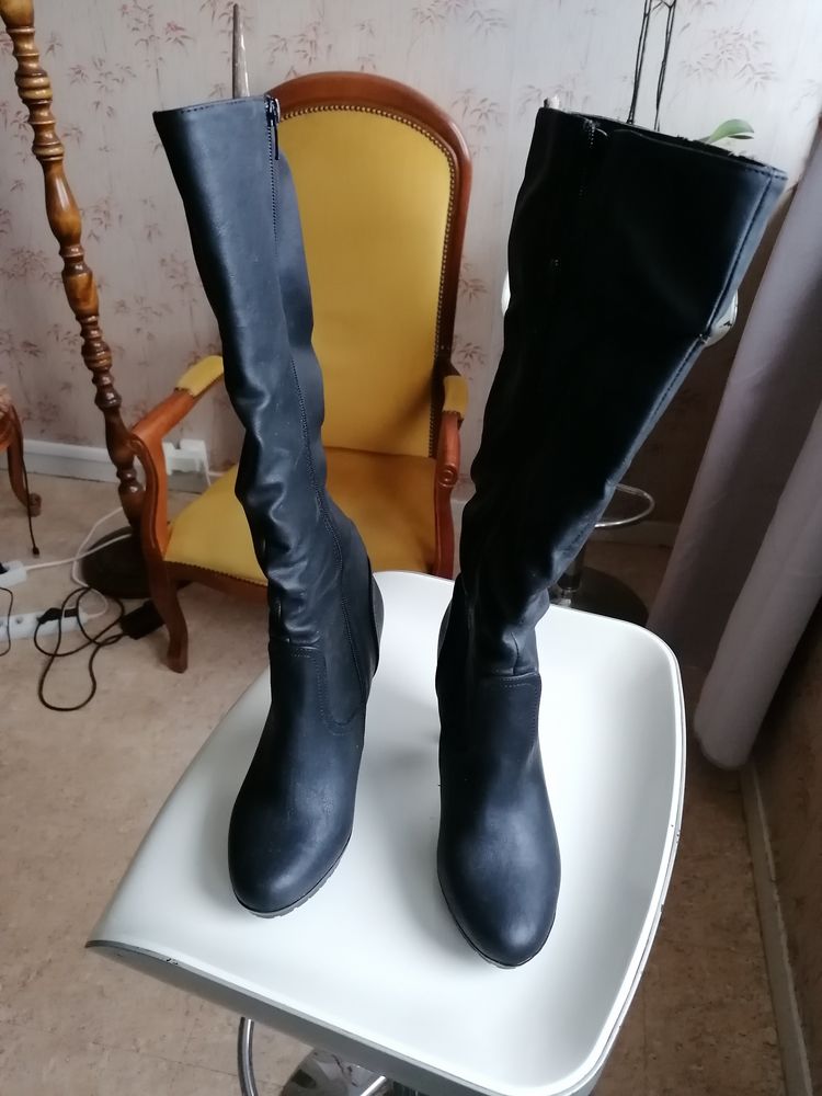 bottes femme � hauts talons. 20 Cherbourg-Octeville (50)