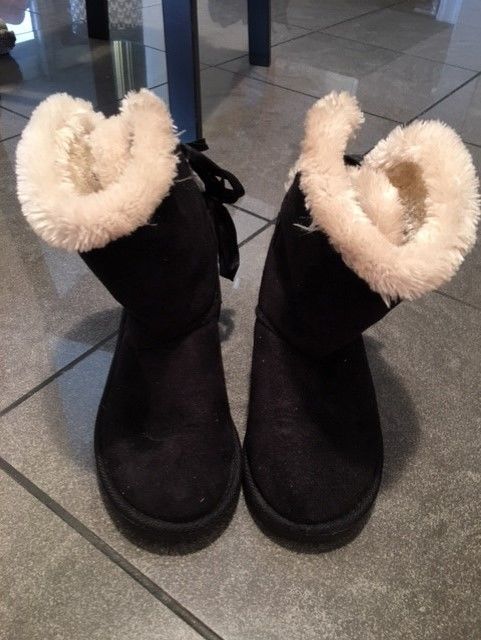 Bottes fourr�es nubuck noir avec noeuds 10 Paris 15 (75)