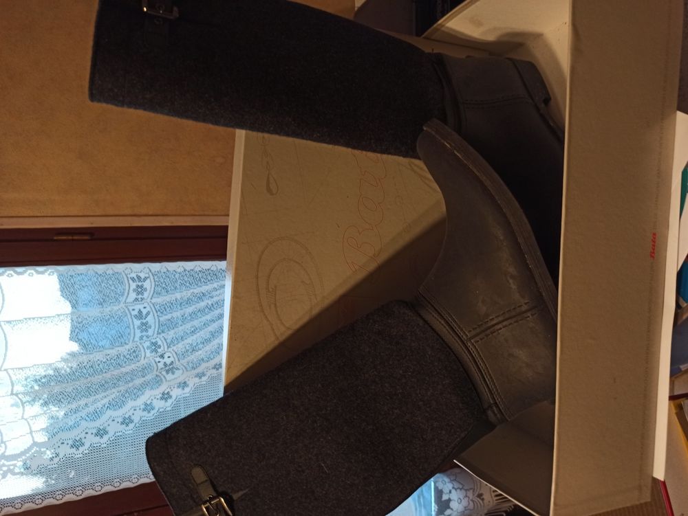 bottes hautes style cavalier caoutchouc/feutre P41 0 Gournay-sur-Marne (93)