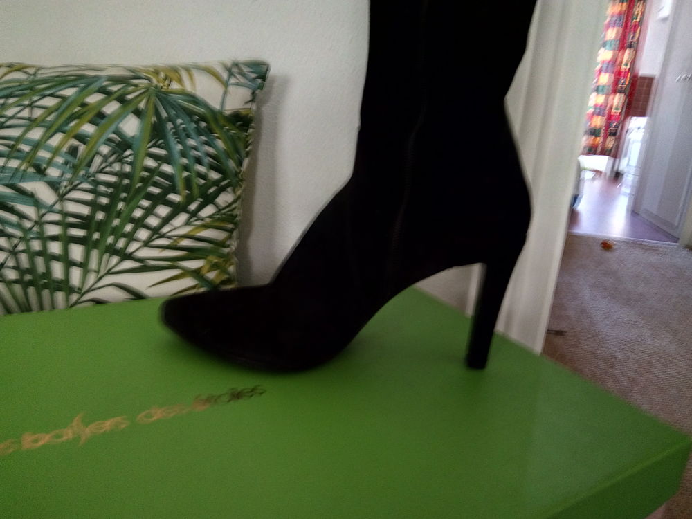 bottes montantes daim noir - T39 85 Lyon 3 (69)