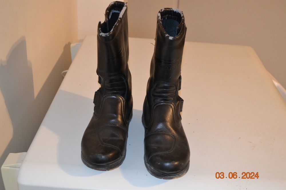 Bottes moto montantes taille 38 cuir Goretex 0 Genas (69)