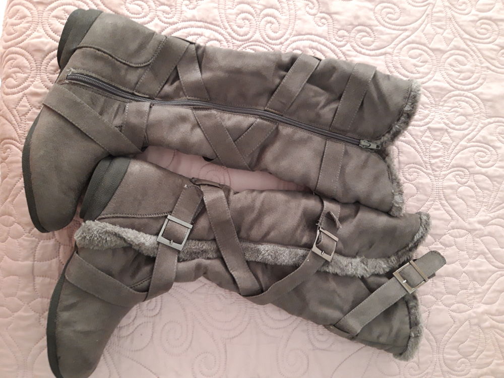 Bottes noires ou grises 10 Saint-Chamond (42)