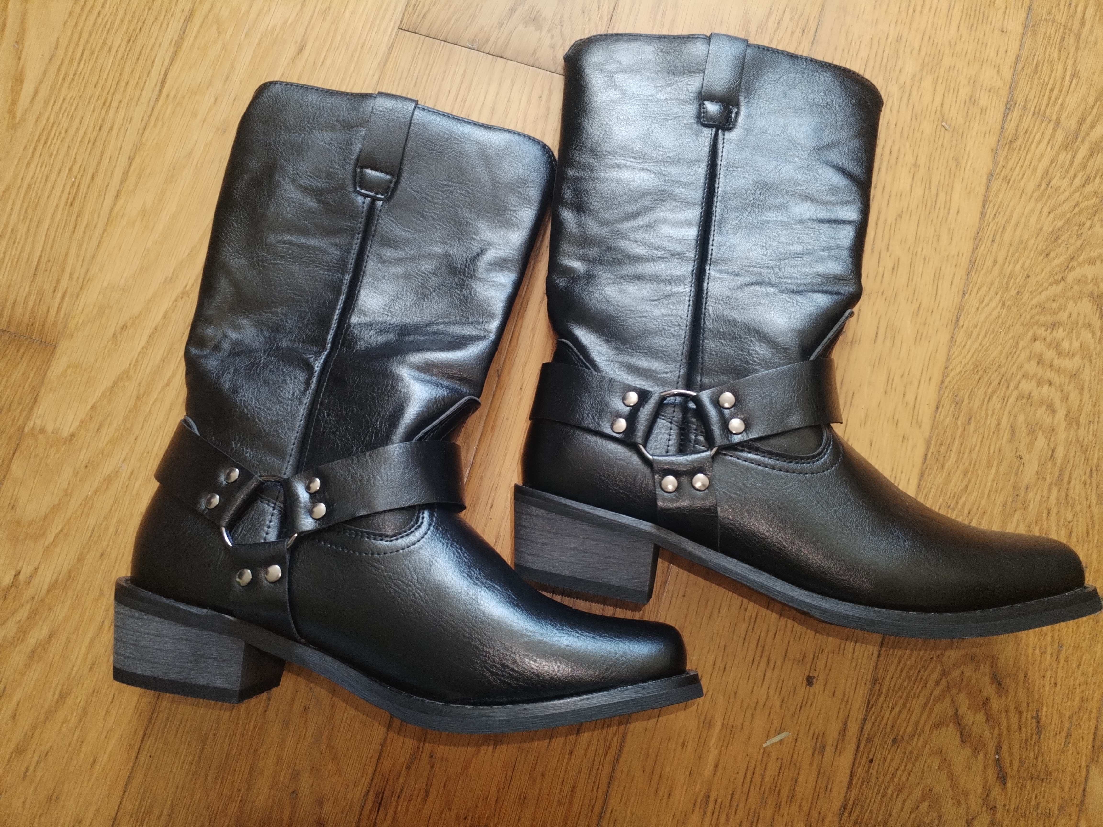 BOTTES EN SIMILI CUIR TAILLE 41 (NEUVES) 50 Brillon-en-Barrois (55)