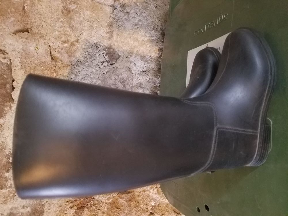  bottes  
15 Nantiat (87)