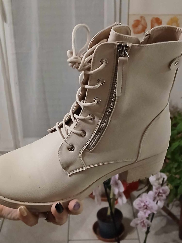 bottine 39 Le Puy-Notre-Dame (49)