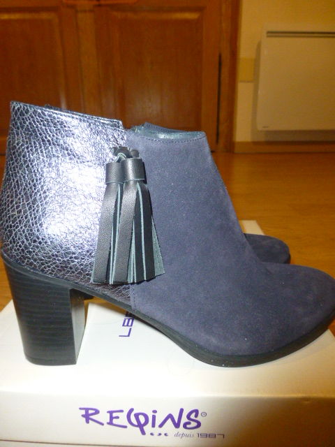 Bottines bleu marine Requins. Pointure 38 45 Buxy (71)
