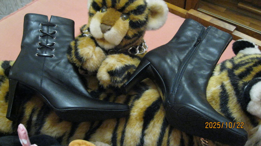 Bottines en cuir 30 Saint-Julien-sur-Reyssouze (01)