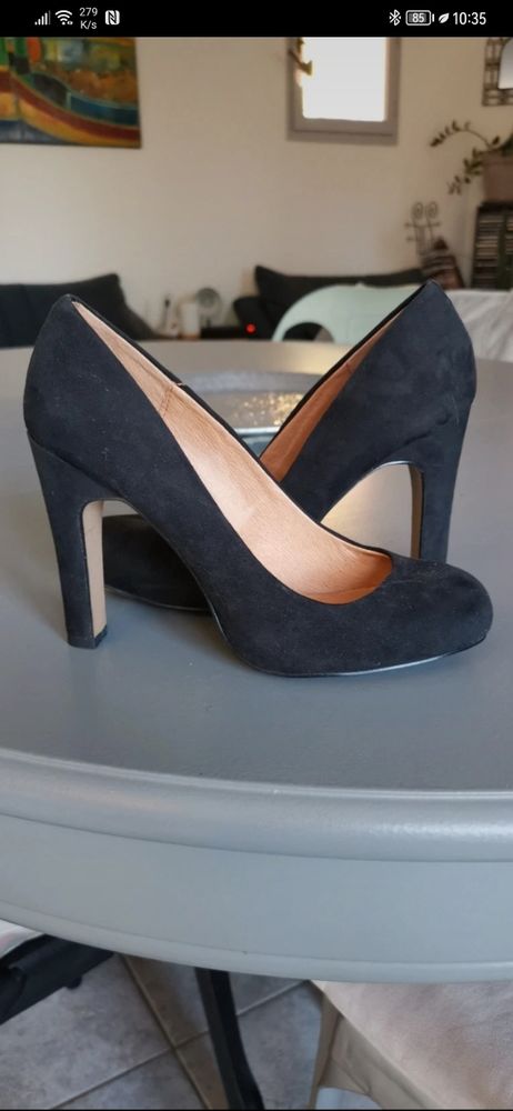 bottines en daim la Strada 15 Saint-Laurent-du-Var (06)