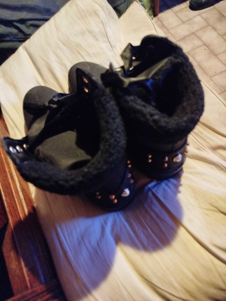 bottines fourr�es femme pointure 40 jamais port� 20 Br�tigny-sur-Orge (91)