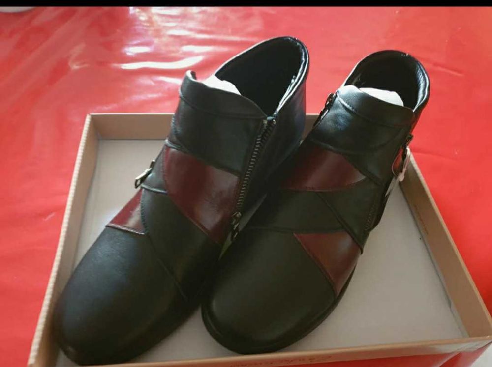 t41 bottines neuves 40 Dourdan (91)