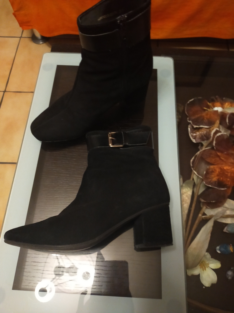 bottines noires pointure 38 et Daim 10 Br�tigny-sur-Orge (91)