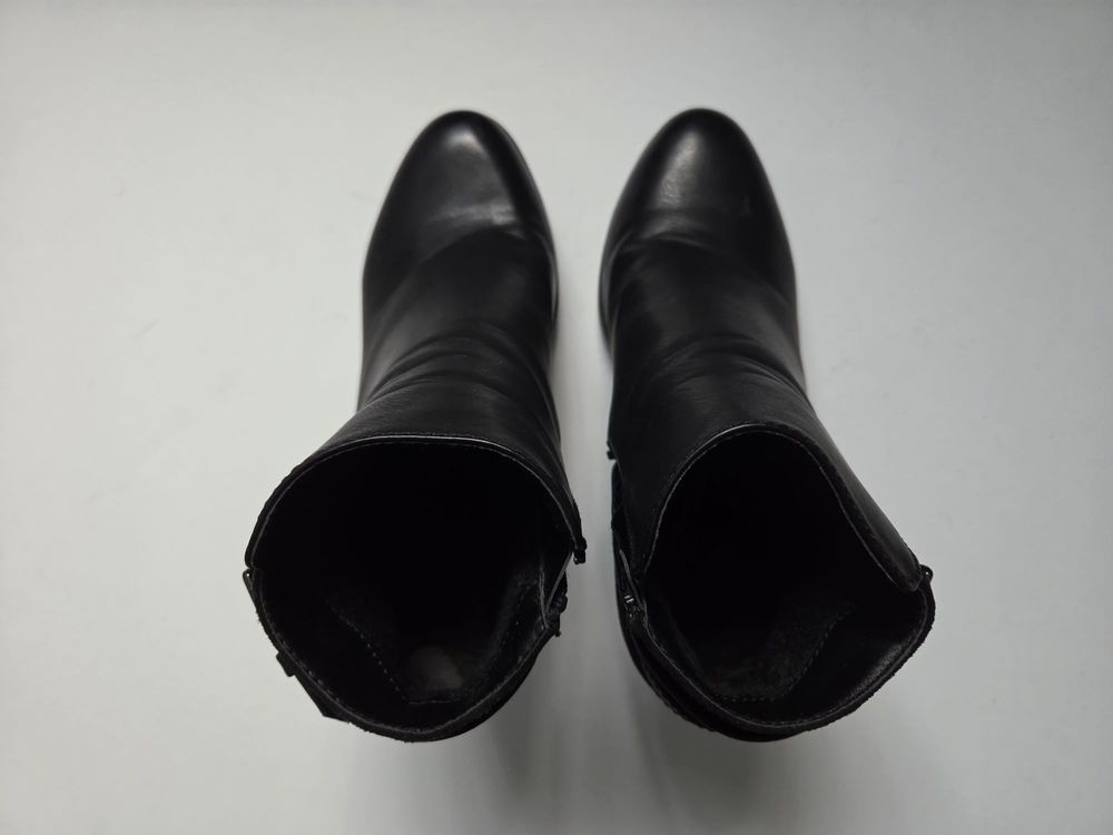 Bottines noires ? Taille 37 ? Tr�s bon �tat 10 Saint-Denis (93)