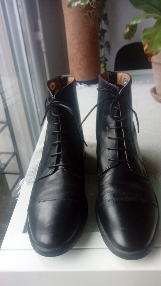 BOTTINES NOIRES TOUT CUIR 40 Audenge (33)