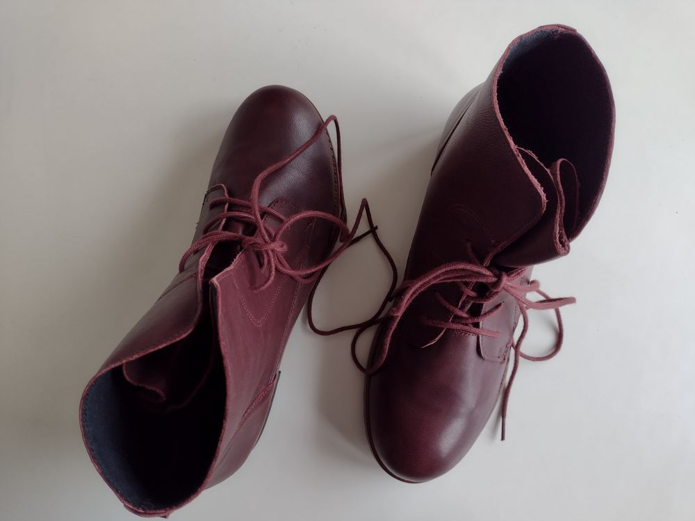 Bottines, plates � lacets neuves, cuir 35 Tourcoing (59)