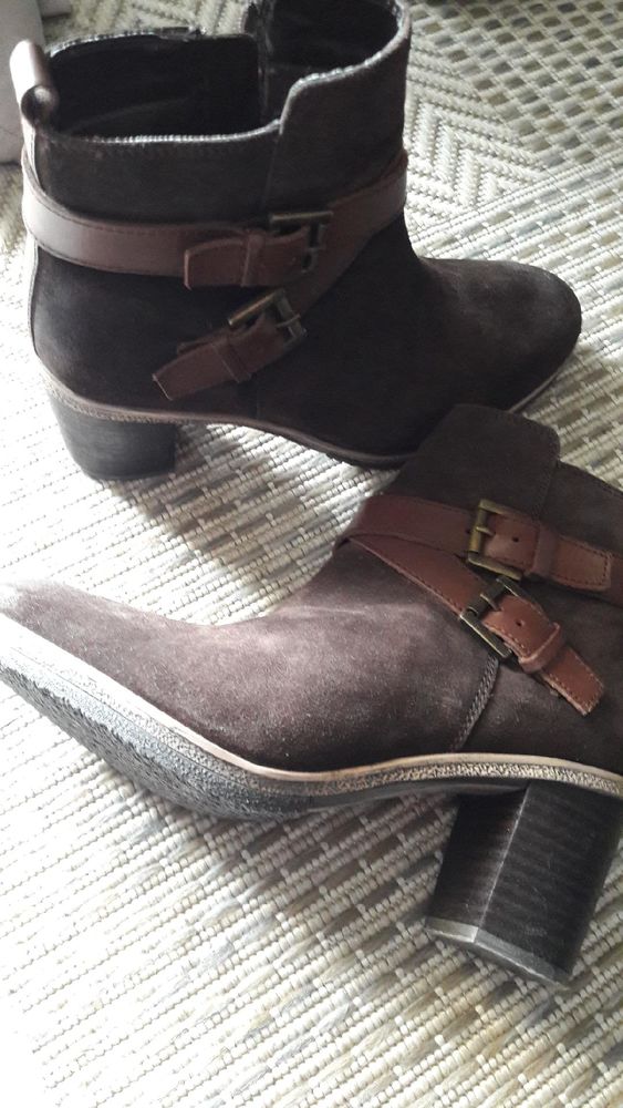 BOTTINES POINTURE 39 PARFAIT ETAT COULEUR MARRON CUIR 40 Montpellier (34)