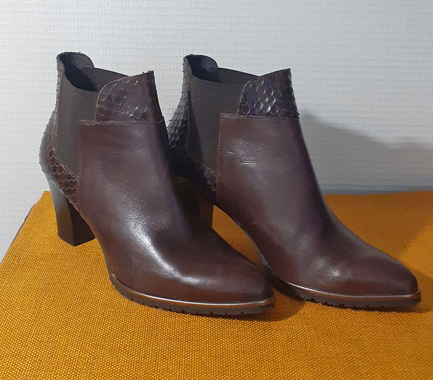 Bottines tout cuir, marque Perlato, �tat neuf. 40 Meudon (92)