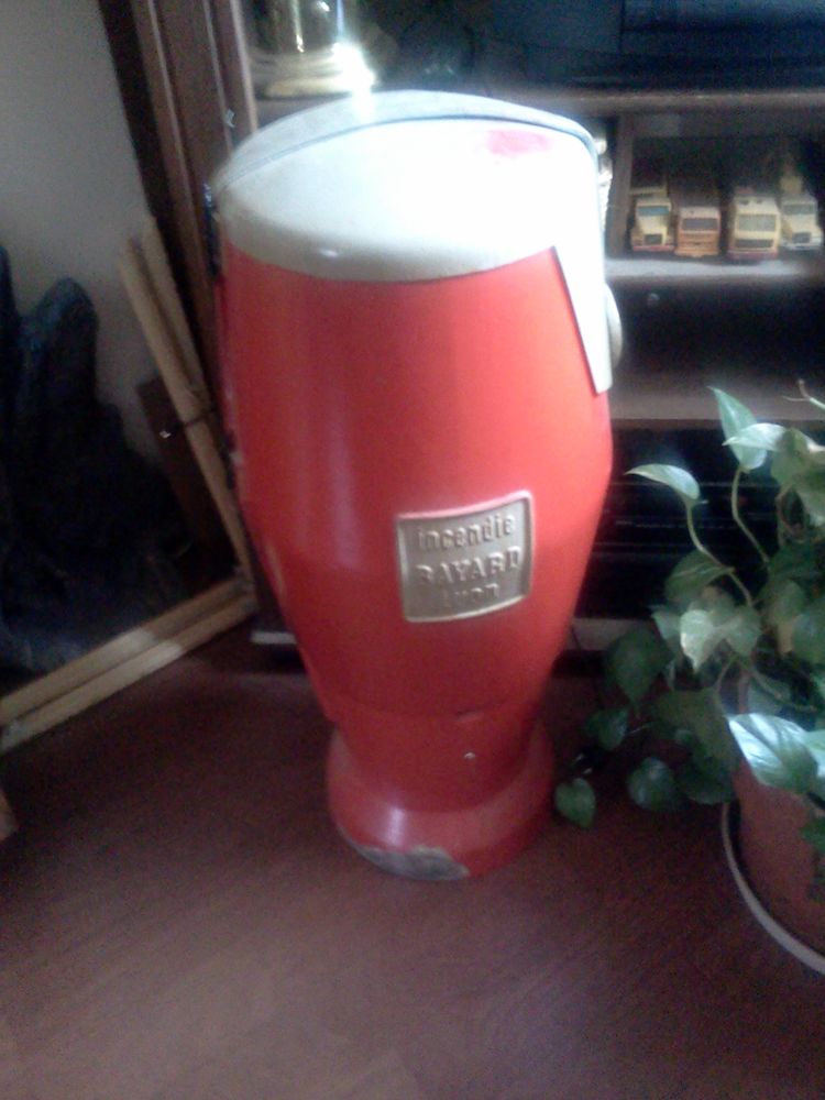 Bar / bouche d'incendie 0 Sedan (08)