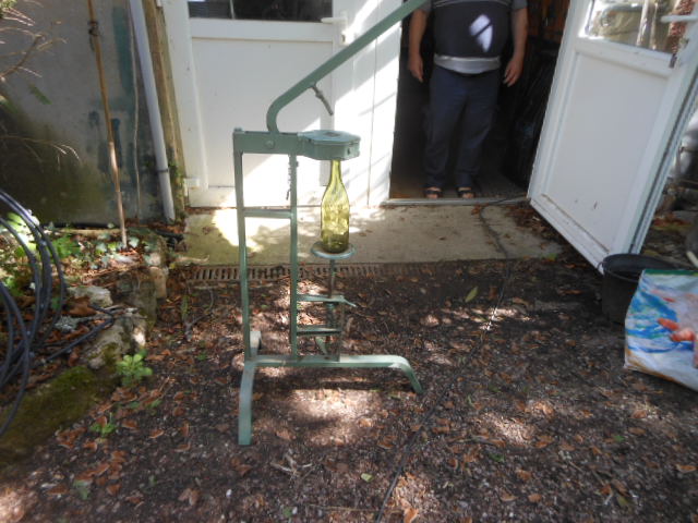 boucheuse manuelle avec 200 bouteilles 70 Gr�zieu-la-Varenne (69)