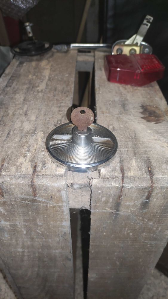 Bouchon de r�servoir 15 Azay-le-Rideau (37)