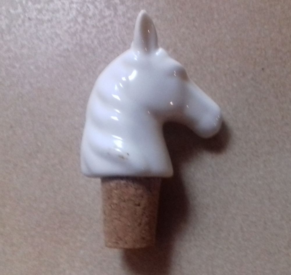 BOUCHON T�TE de CHEVAL PORCELAINE 8 Boucau (64)