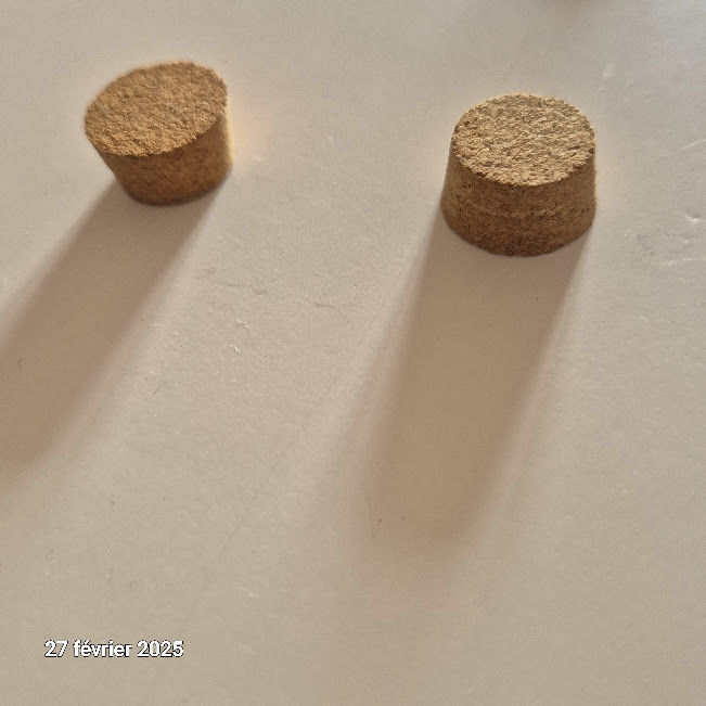 Lot de 2 Bouchons bondes en li�ge , neufs, 1 Saumur (49)