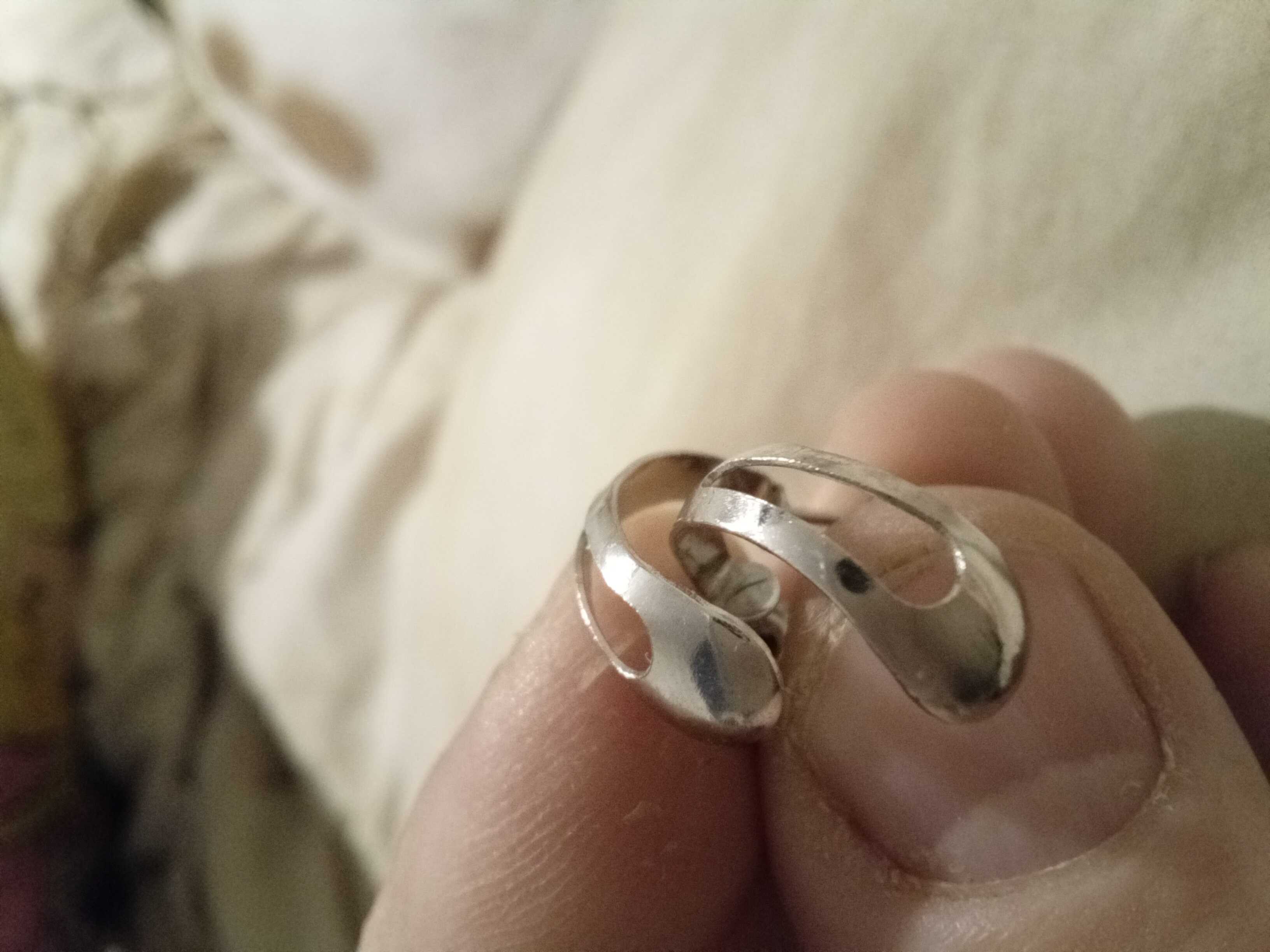 boucle d'oreille fantaisie demi anneau argente 1 Blessy (62)