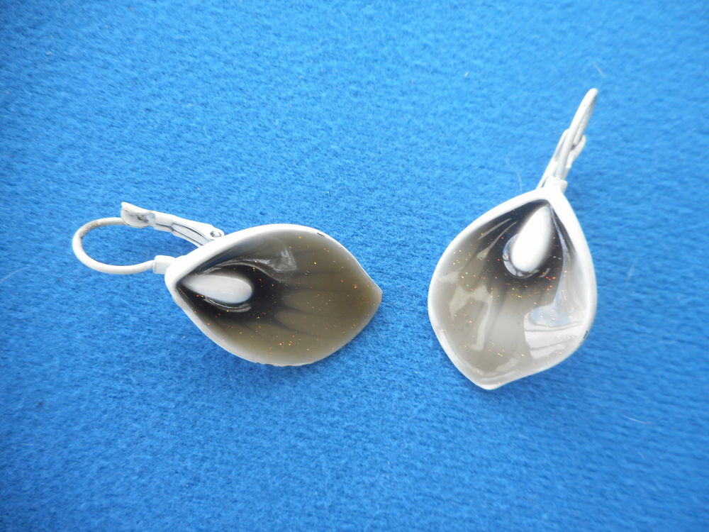 Boucle d'oreilles Arums 30 Nieuil-l'Espoir (86)