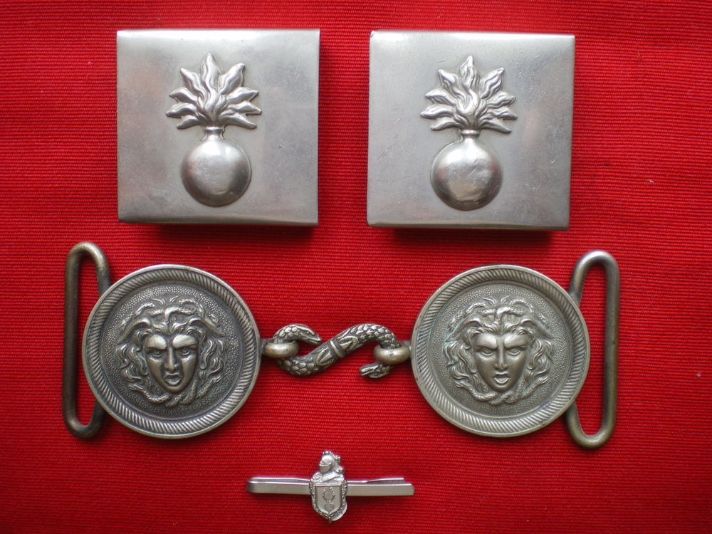 Boucles de ceinturon et pince de cravate de la Gendarmerie. 50 Caen (14)