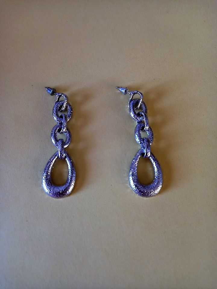 Boucles d'oreille fantaisies m�tal argent� 3 Villiers (86)
