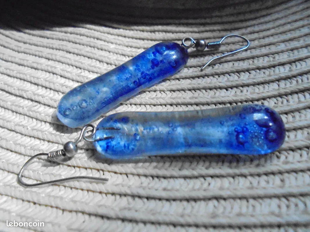 Boucles d'oreille en verre bleue 5 Lautrec (81)