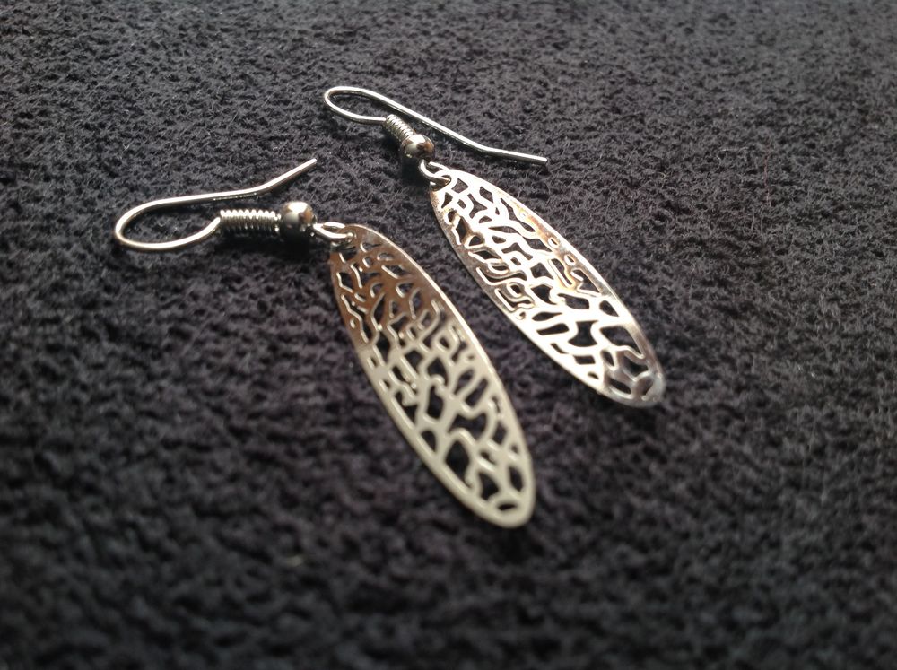 BOUCLES OREILLES ARGENT� PLANCHE SURF 3cm Envoi Possible
2 Tr�gunc (29)