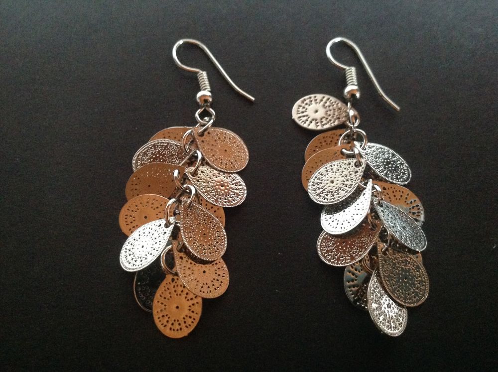 BOUCLES OREILLES ARGENT� AMANDE GRAPPE Envoi Possible
2 Tr�gunc (29)