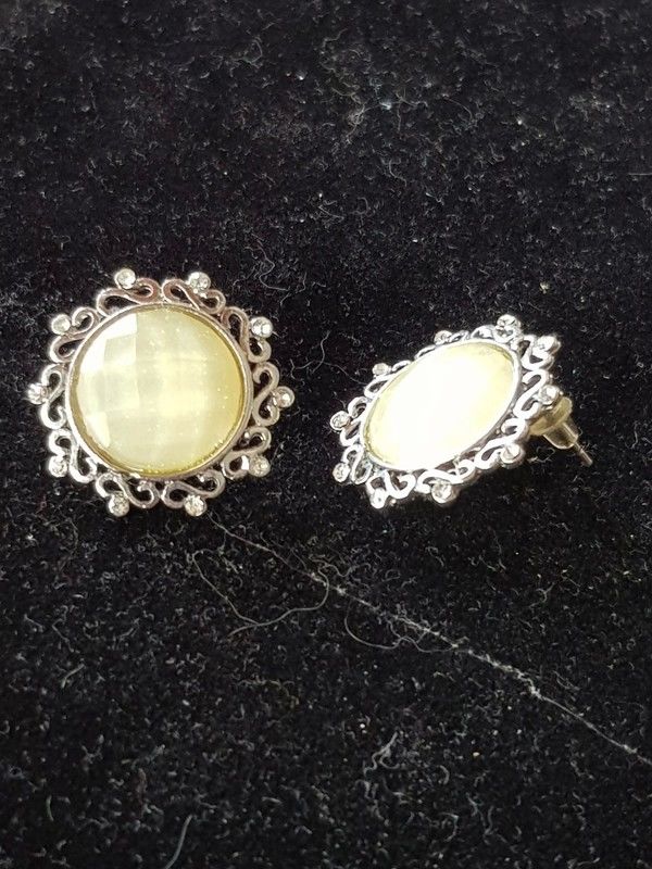 Boucles d'oreilles argent�es neuve strass creme paillet� 2,5 2 Viriat (01)