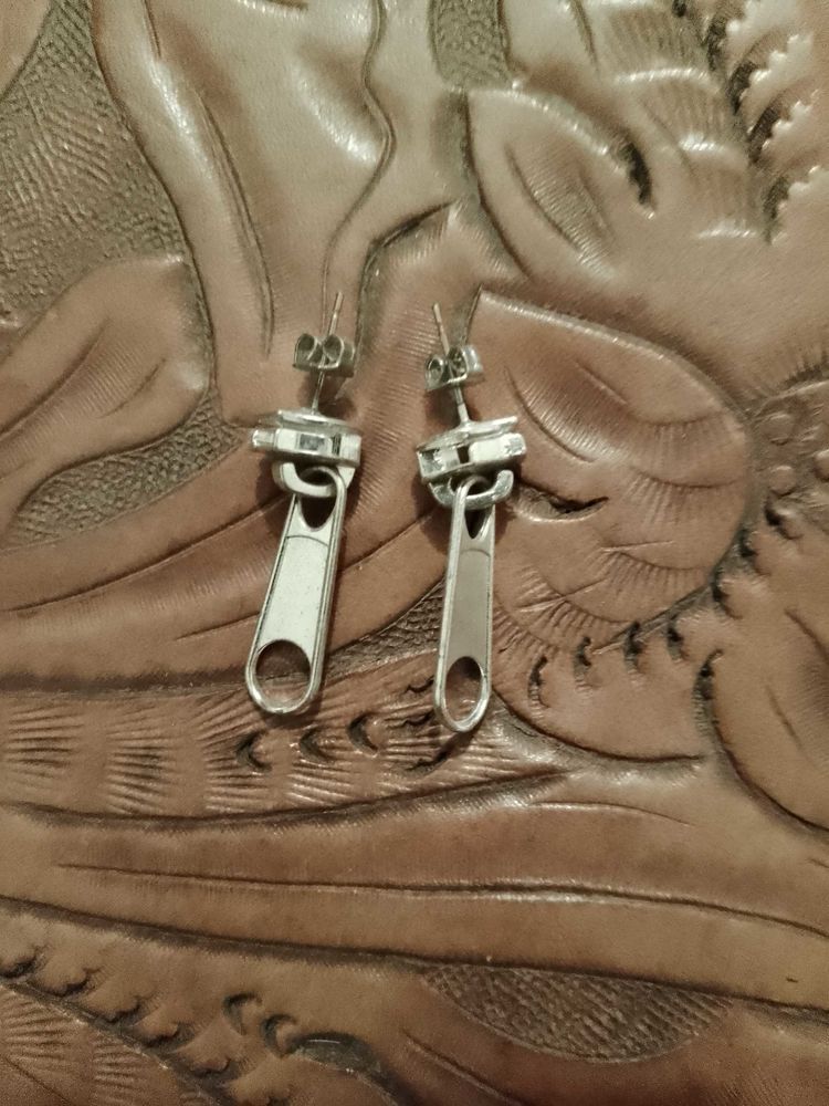 boucles d'oreilles argent�es enfants. 2 Carqueiranne (83)