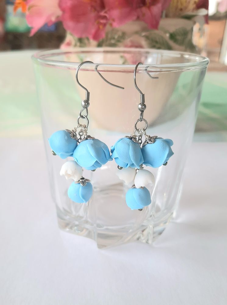 Boucles d'oreilles  avec les roses bleues 20 Saint-Denis (97)