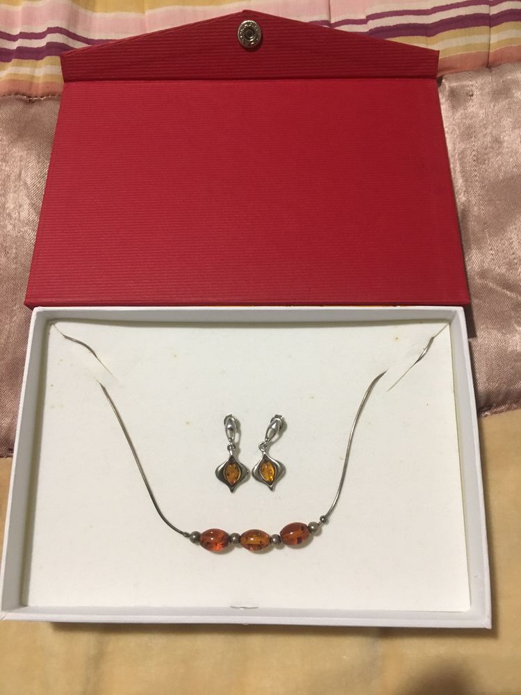 Boucles d'oreilles et collier ambre 0 Nevers (58)