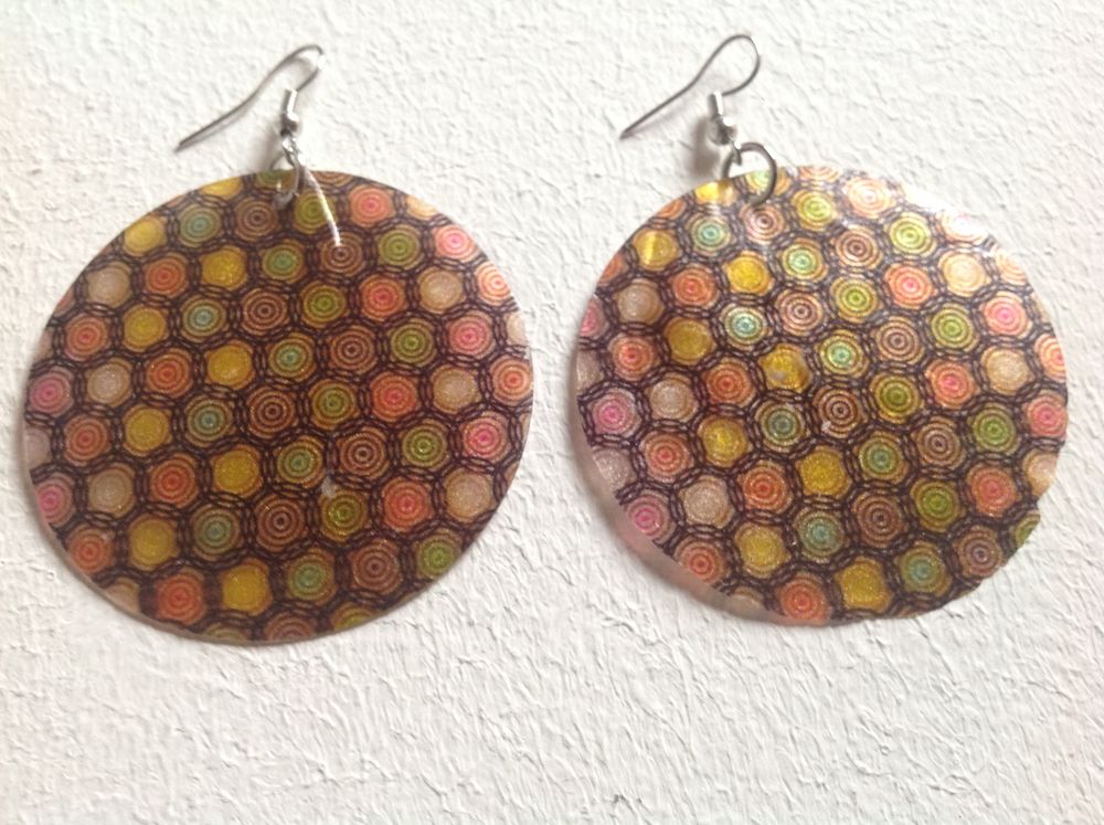 BOUCLES OREILLES FEUILLE NACR� impr. CERCLES Envoi Possible
6 Tr�gunc (29)