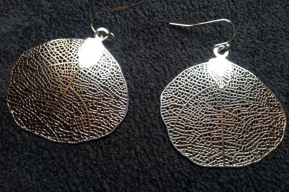 BOUCLES OREILLES GRDE FEUILLE ARGENT� 4cm Envoi Possible
2 Tr�gunc (29)