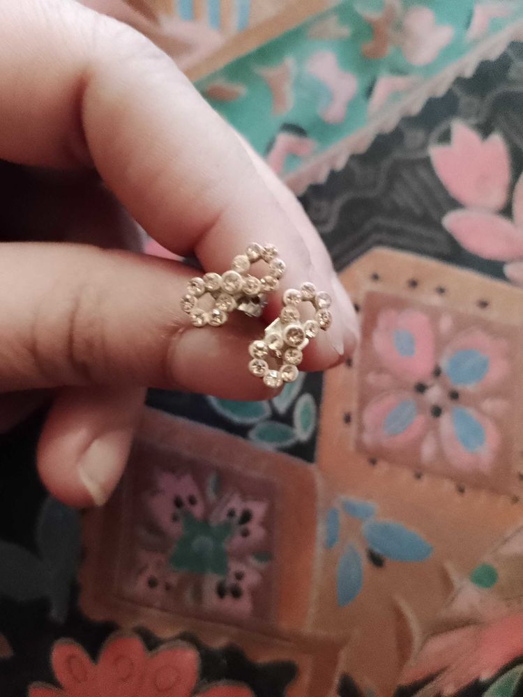 boucles d'oreilles Infini en strass oranges translucides sur m�tal argent�. 4 Carqueiranne (83)