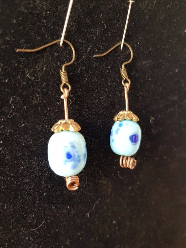 Boucles d'oreilles pendantes bleues d�coration fleurs tr�s b 2 Viriat (01)