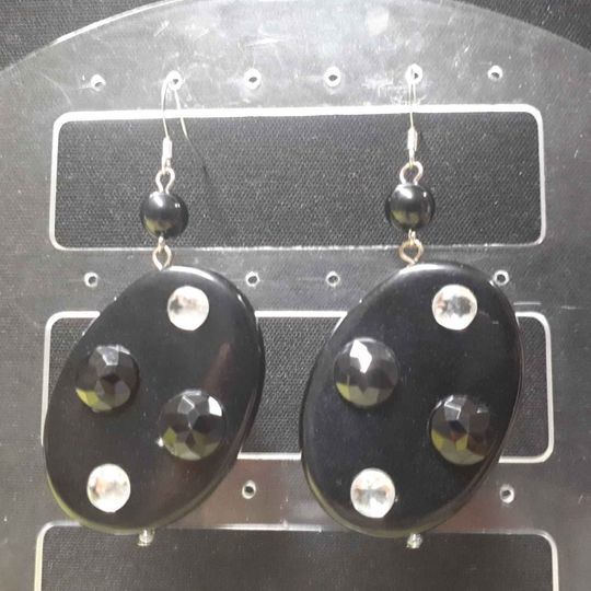boucles d'oreilles pendantes ovales noir 1 La Ferté-sous-Jouarre (77)